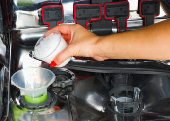 Wie viel Salz sollte ich in meinen Geschirrspüler geben?